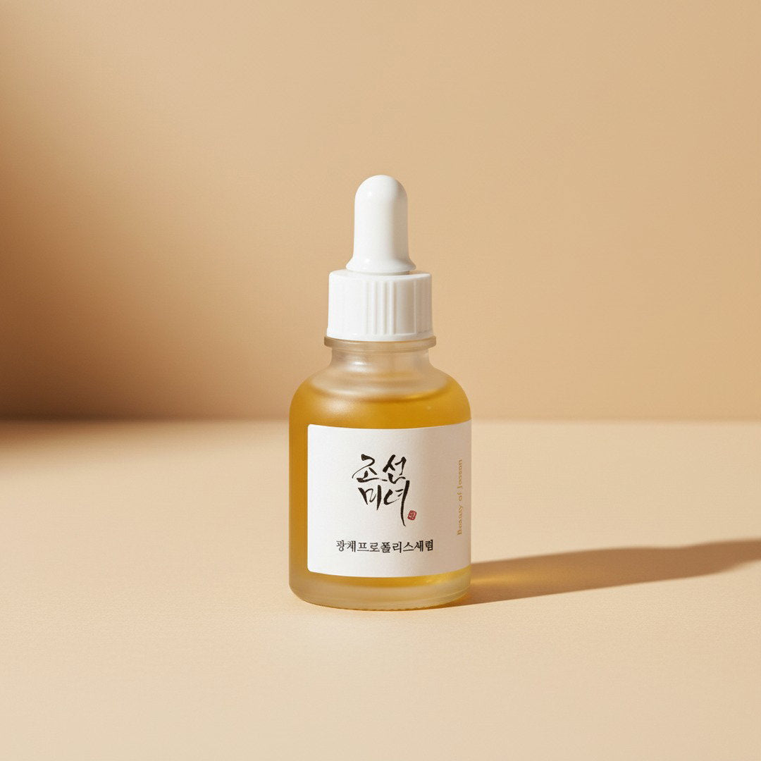 Beauty of Joseon — Glow Serum : Propolis + Niacinamide 30ml — editorial — fundo bege