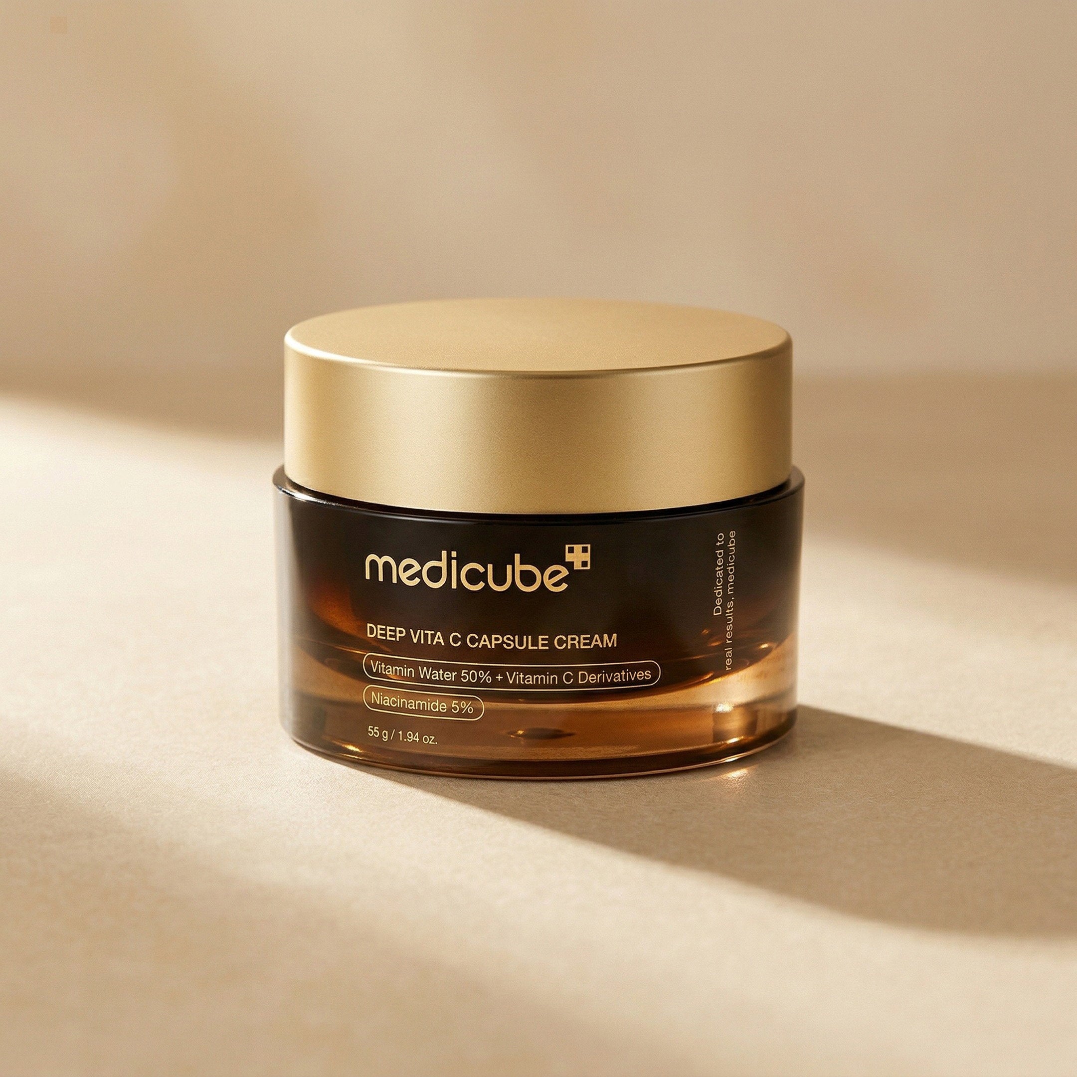 Medicube — Deep Vita C Cream 55g — editorial — fundo bege