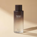 Haruharu Wonder — Black Rice Hyaluronic Toner 150ml — editorial — fundo bege