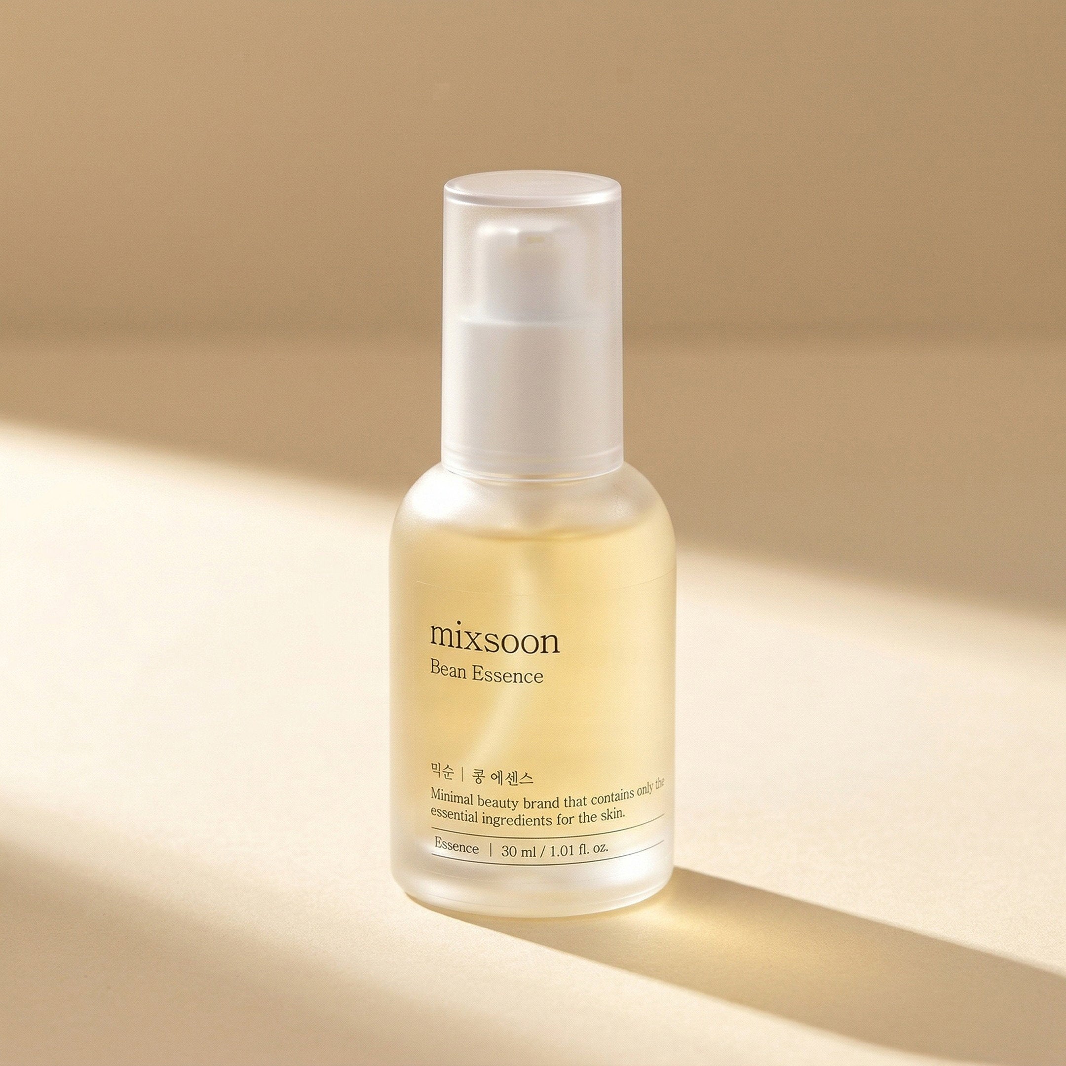 Mixsoon — Bean Essence 30ml — editorial — fundo bege