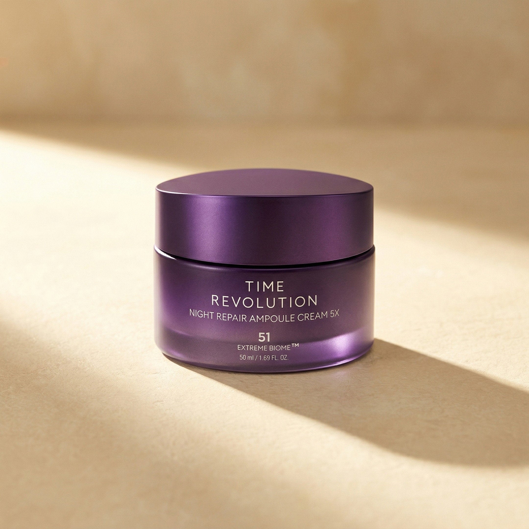 Missha — Time Revolution Night Repair Ampoule Cream 50ml — editorial — fundo bege